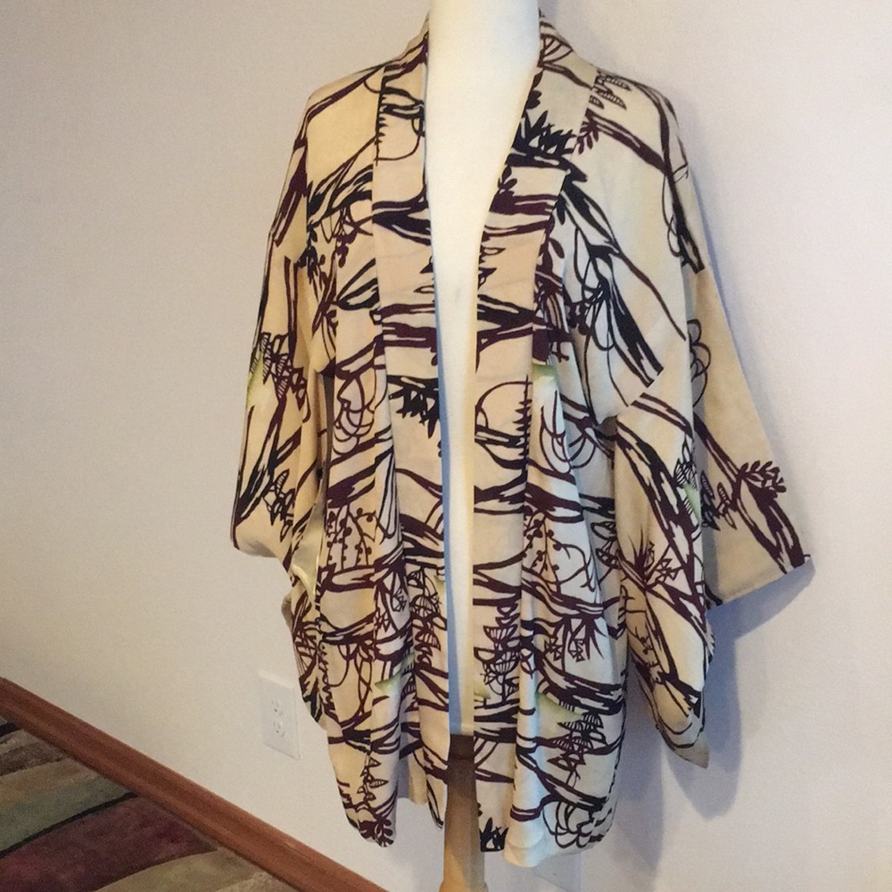 Kimono by Saltaire Life - Cream with Brown and Black Print SZ: One Size